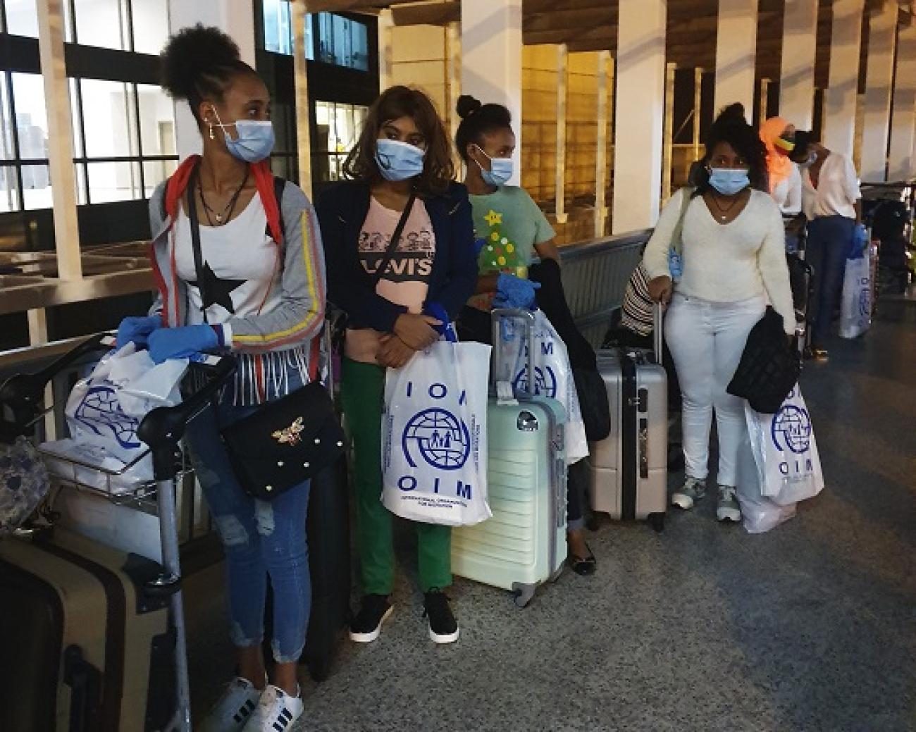 Migrants stranded in Lebanon amidst worsening economic crisis return home with IOM assistance